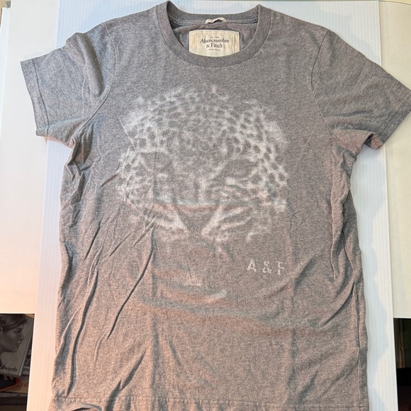 Abercrombie & Fitch Leopard Gray Graphic T-Shirt - Picture 2 of 7